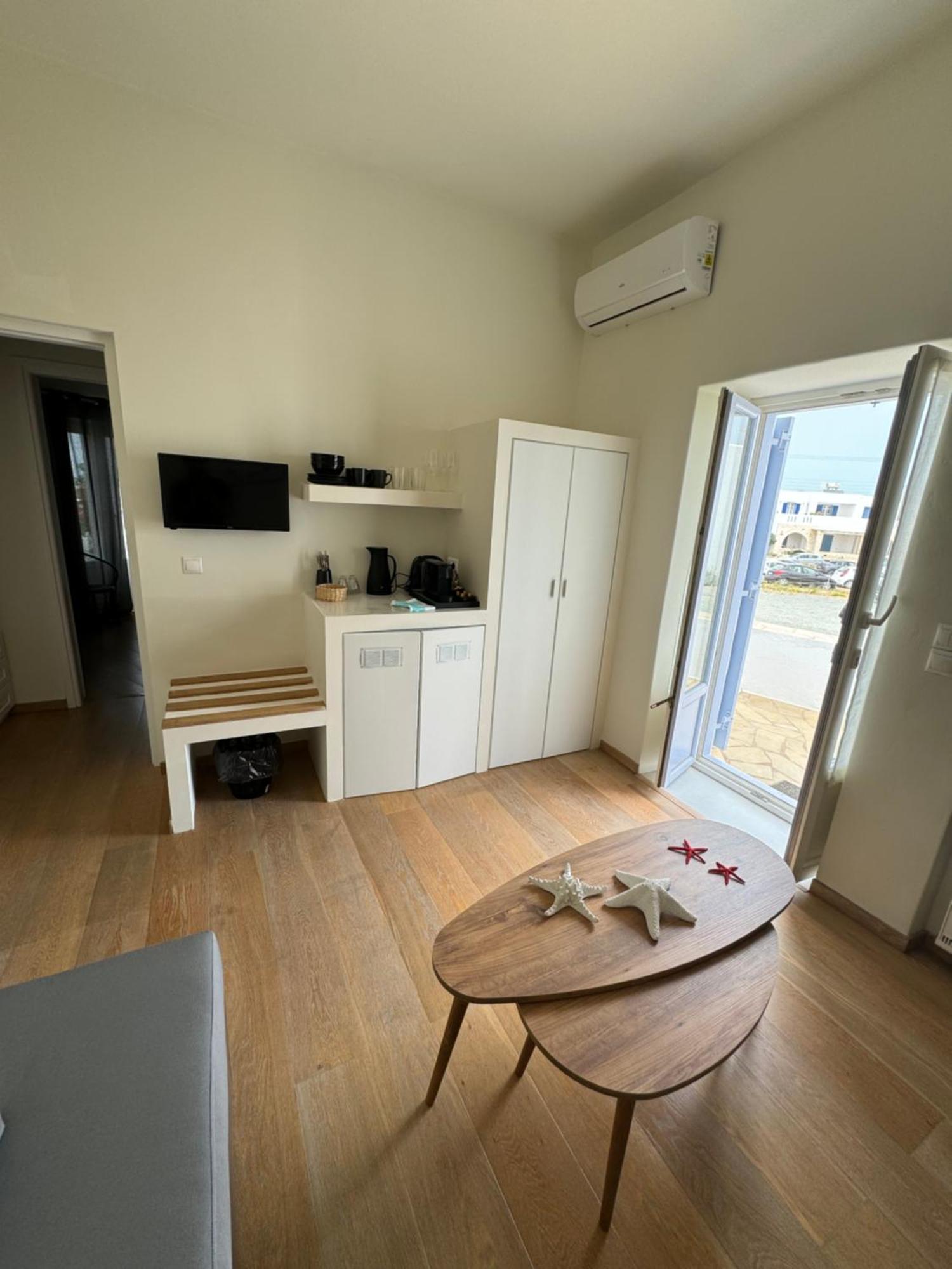Thetis Deluxe Apartment